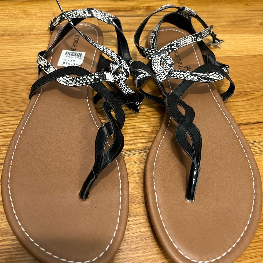 NWT Montego Bay Club snake print gladiator style sandals, size 10